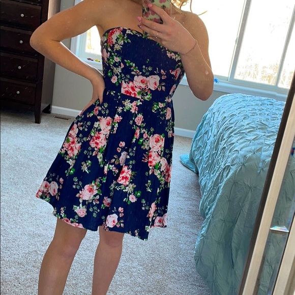 Floral dress - Picture 1 of 4